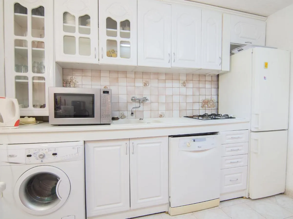 Apartment Le Dauphin Hyeres France