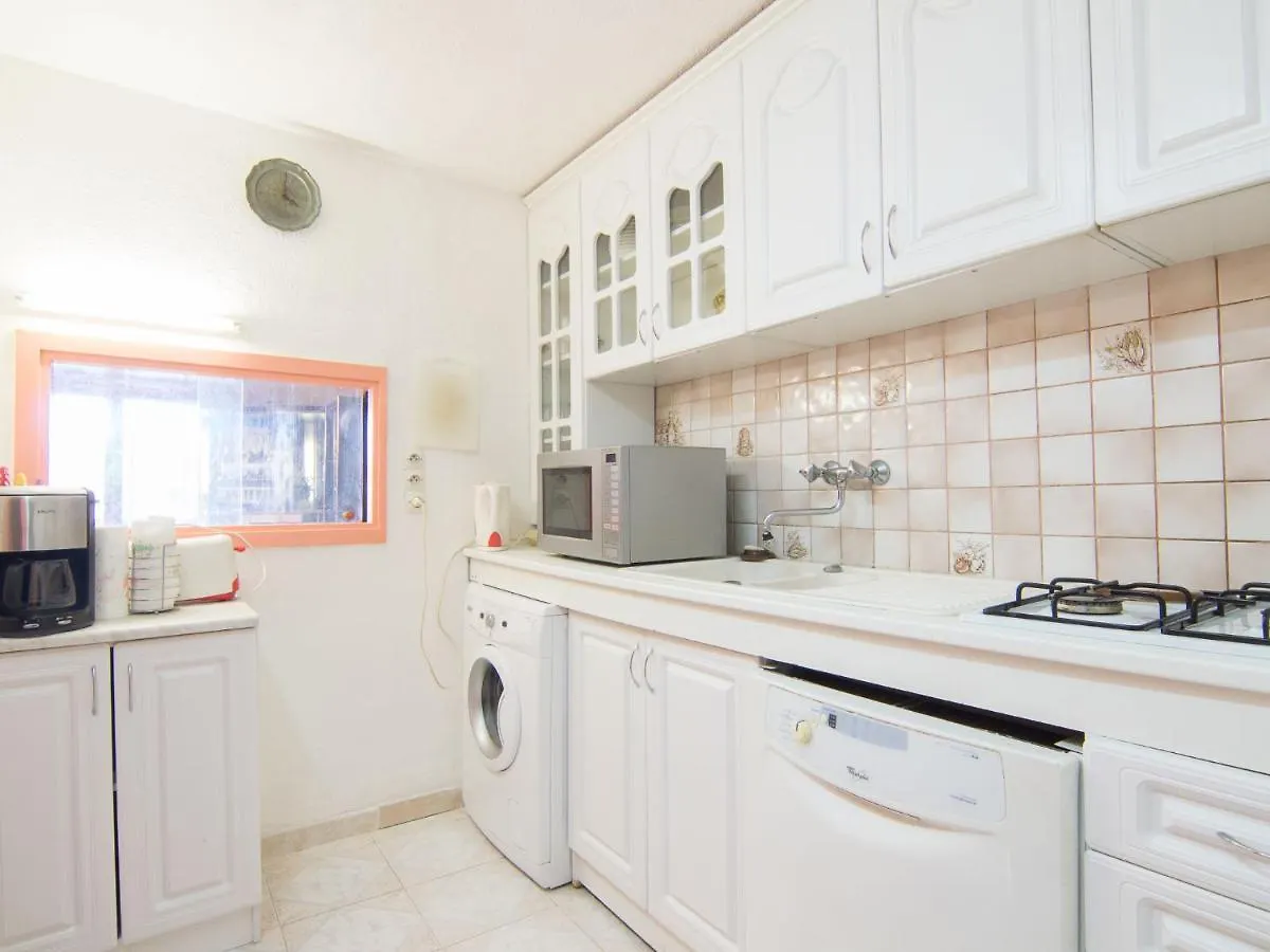 Apartment Le Dauphin Hyeres 0*,  France